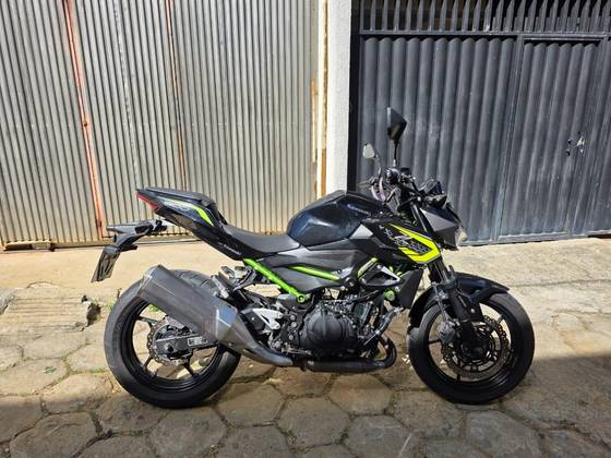 KAWASAKI Z400 